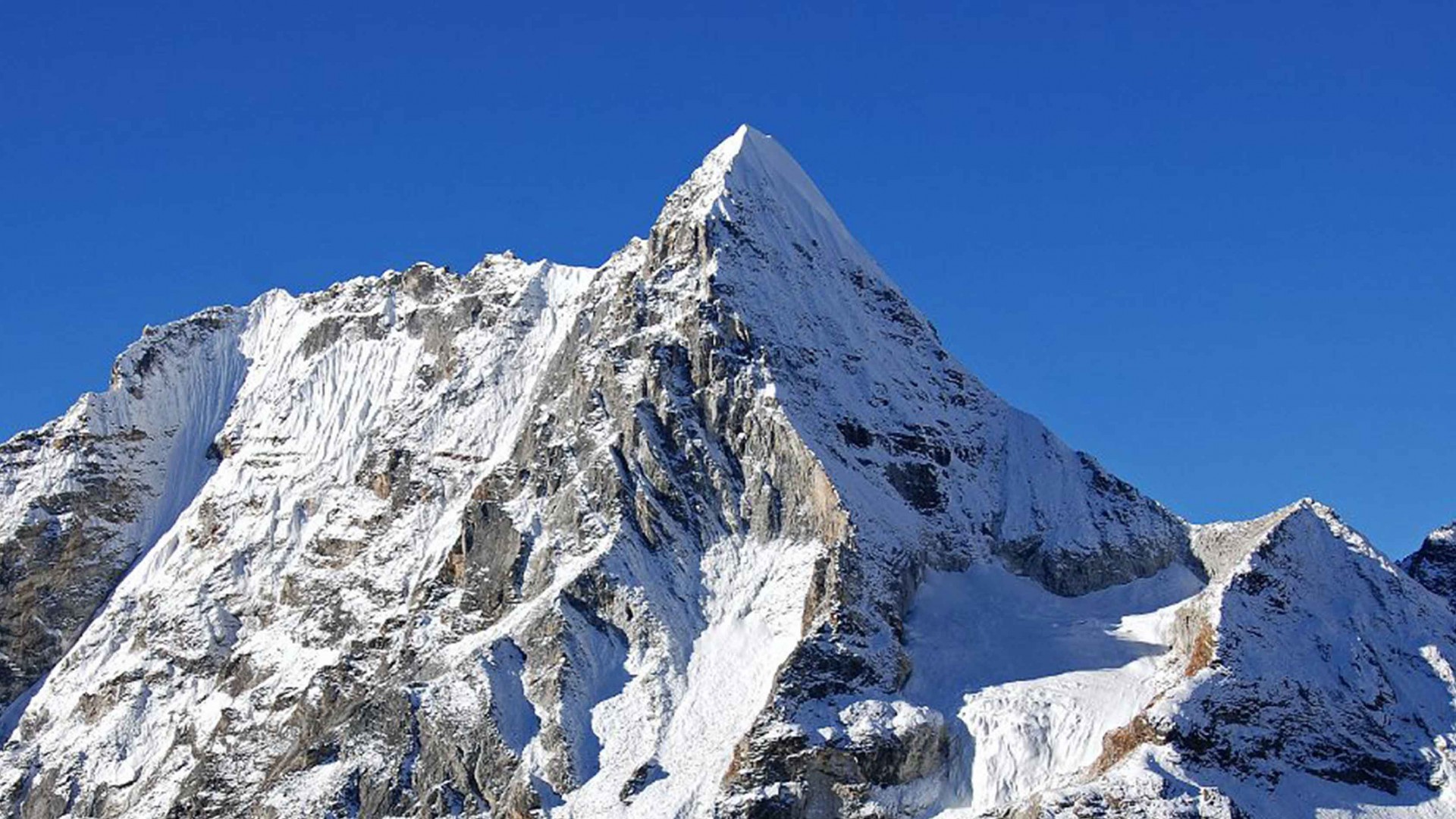Baruntse Peak pic